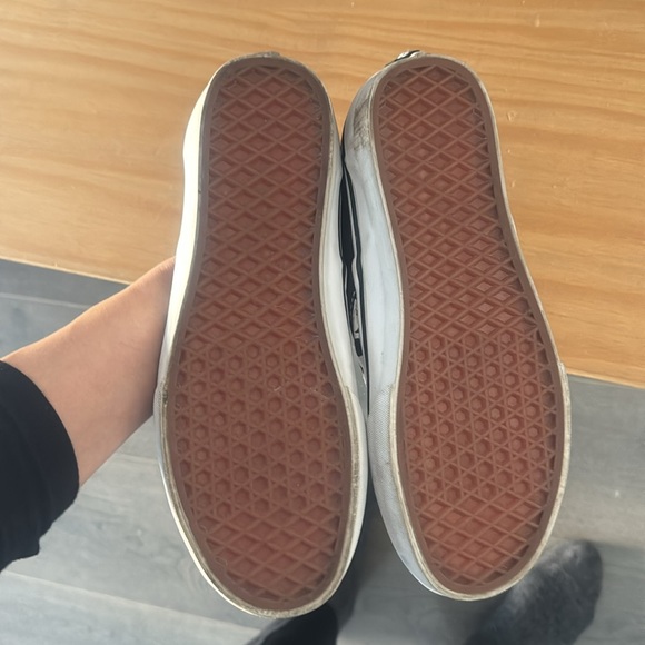 Vans skull 💀 slides - Picture 2 of 5